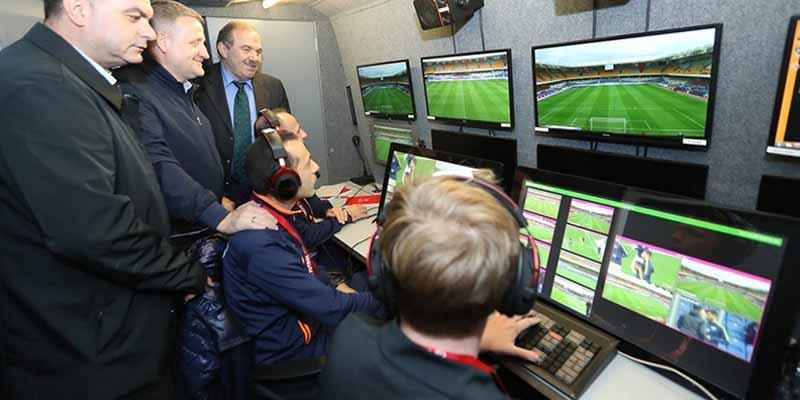 Tìm hiểu VAR là gì trong bóng đá