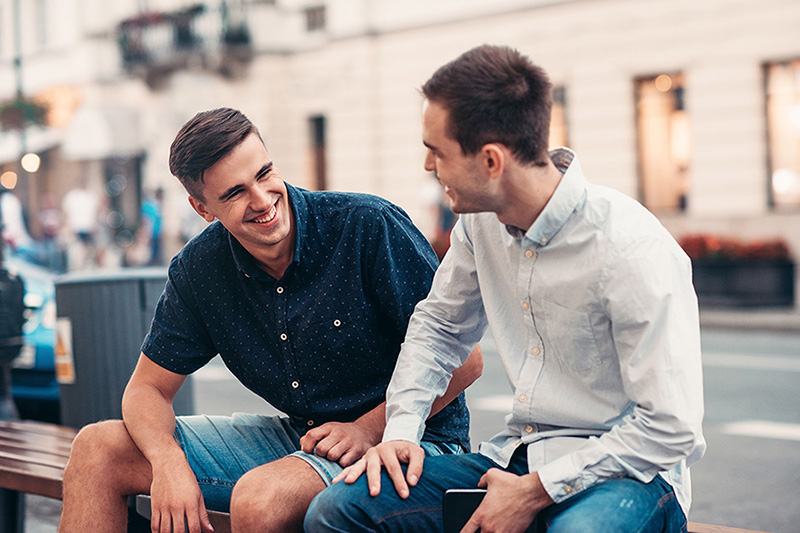 Cùng tìm hiểu điềm báo của giấc mơ thấy anh em gặp nhau đánh con gì